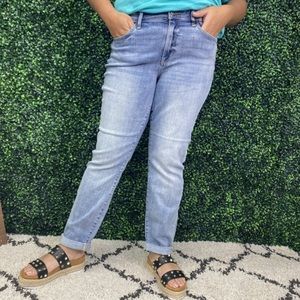 NWT Judy Blue 15 Boyfriend